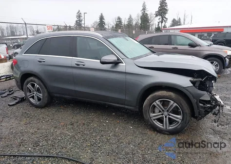 2017 Mercedes Glc300 4Matic z USA, uszkodzony, nr VIN WDC0G4KB3HF158658
